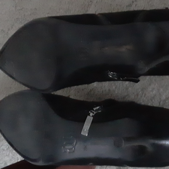 Guess Pointed Toe Booties - Picture 5 of 5